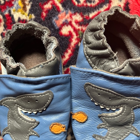 Robeez baby shoes 0-6 mos and 6- 12 mos - Picture 2 of 4